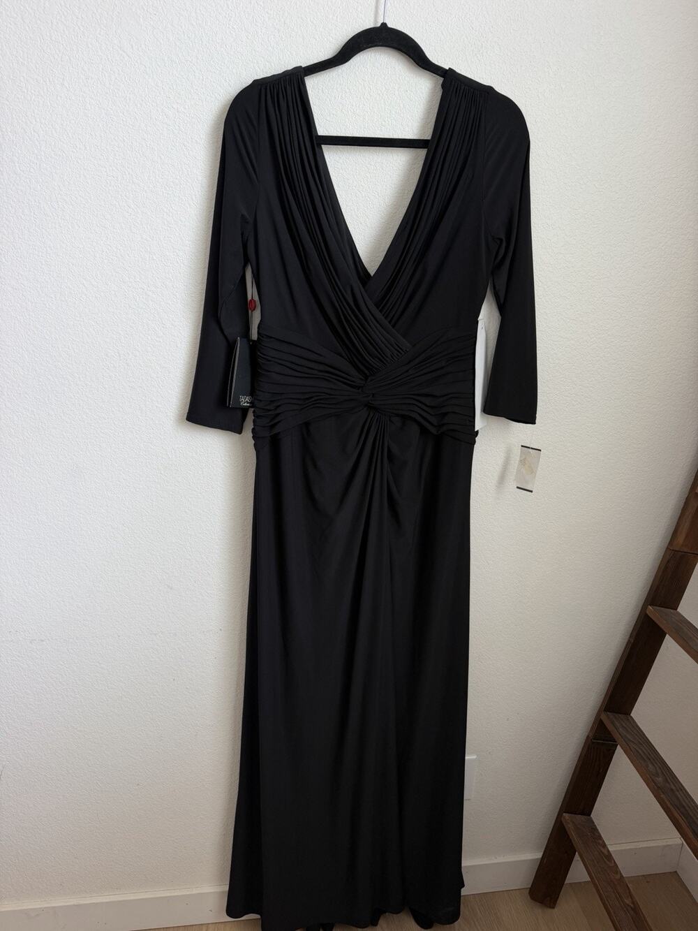 Tadashi Shoji Twist Front Jersey V Neck Gown XL Ruched Long Evening Dress Black